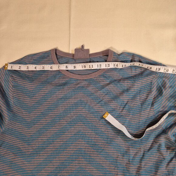 Armani Collezioni sweater - Picture 10 of 13